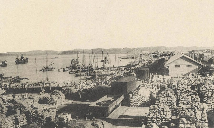 Gunsan Port piled high with rice during the Japanese colonial period